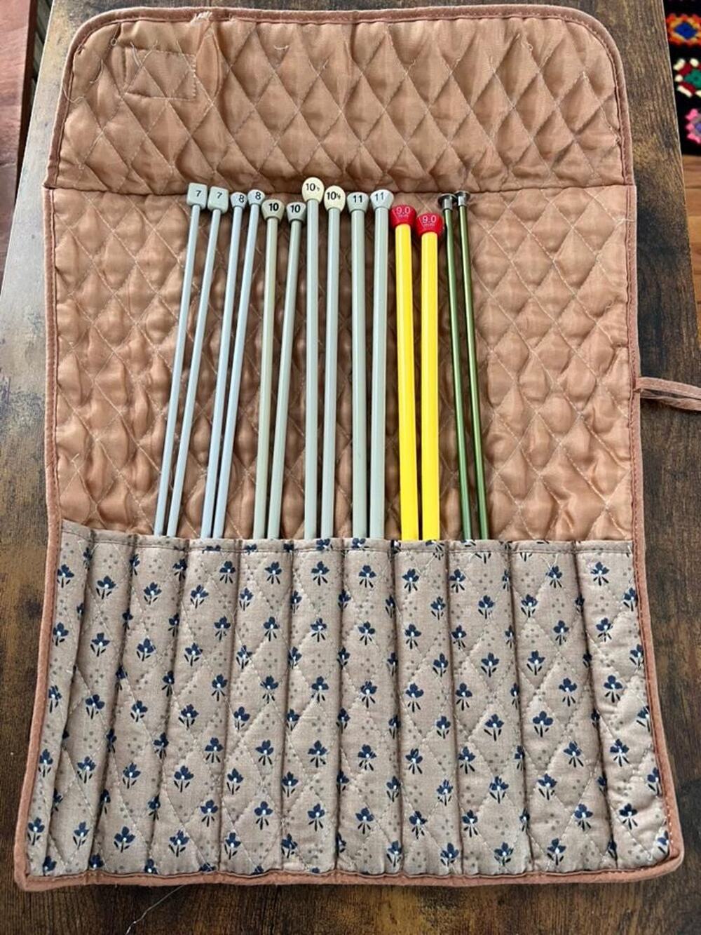 Vintage Quilted Knitting Needle Case with Needles | Floral Organizer Roll